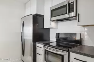 Photo #5: 6753636 Listing