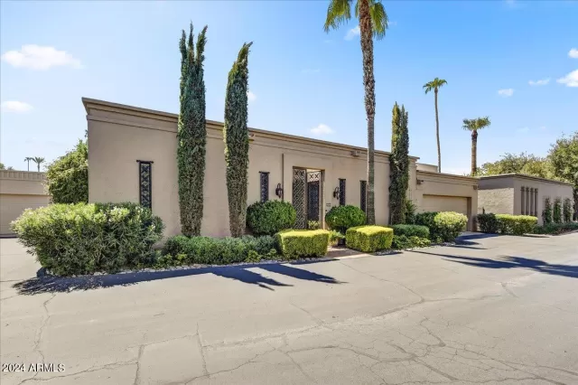 MLS: 6753682 Condo For Sale