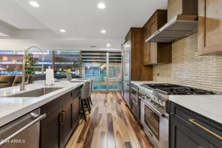 Photo #4: 6753877 Listing