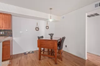 Photo #5: 6754214 Listing