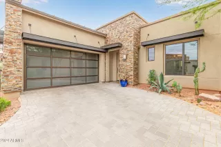 Photo #1: 6754268 Listing