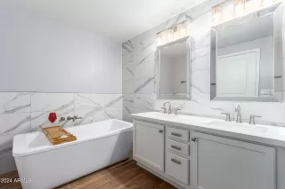 Photo #6: 6754338 Listing 