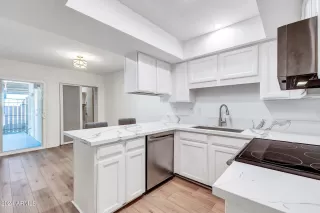 Photo #3: 6754347 Listing