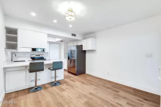 Photo #6: 6754347 Listing