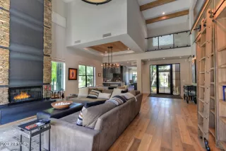 Photo #2: 6754353 Listing 