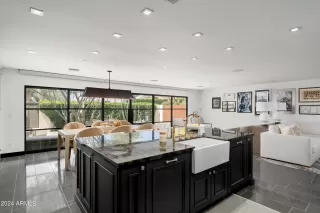 Photo #5: 6754435 Listing