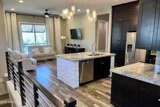 Photo #2: 6754945 Listing