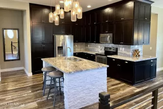 Photo #6: 6754945 Listing