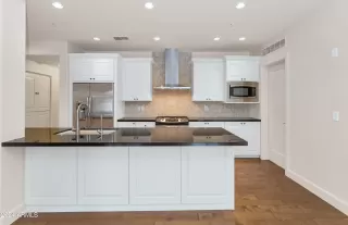 Photo #4: 6755005 Listing