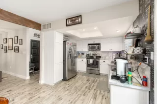 Photo #2: 6755448 Listing