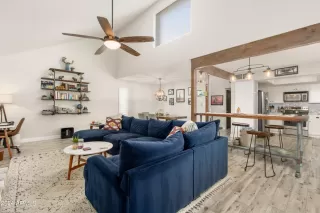 Photo #6: 6755448 Listing