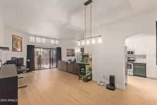 Photo #6: 6755553 Listing