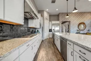 Photo #5: 6755593 Listing 