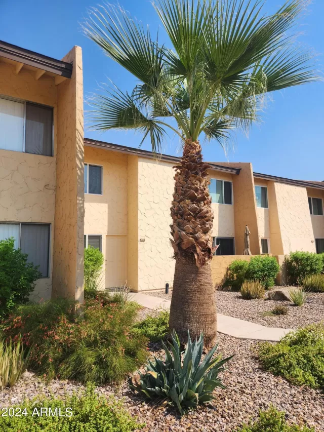 MLS: 6756051 Condo For Sale