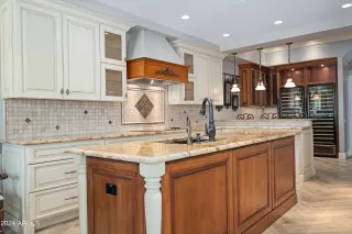 Photo #3: 6756528 Listing 