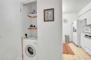 Photo #6: 6756600 Listing