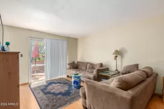 Photo #5: 6756710 Listing