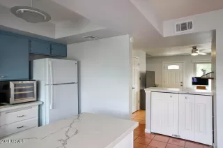 Photo #5: 6756768 Listing