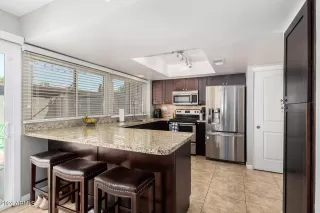 Photo #2: 6756798 Listing