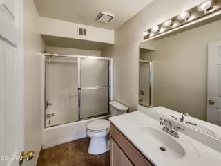 Photo #6: 6756993 Listing 