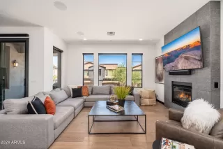 Photo #2: 6757018 Listing 