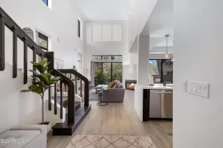 Photo #5: 6757503 Listing