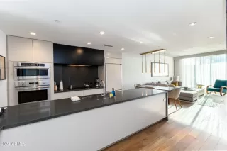 Photo #6: 6757668 Listing 