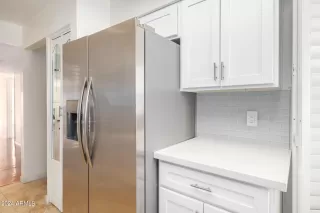Photo #5: 6757681 Listing