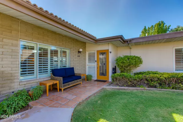 MLS: 6757752 Condo For Sale