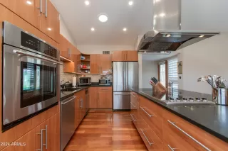 Photo #6: 6757752 Listing 