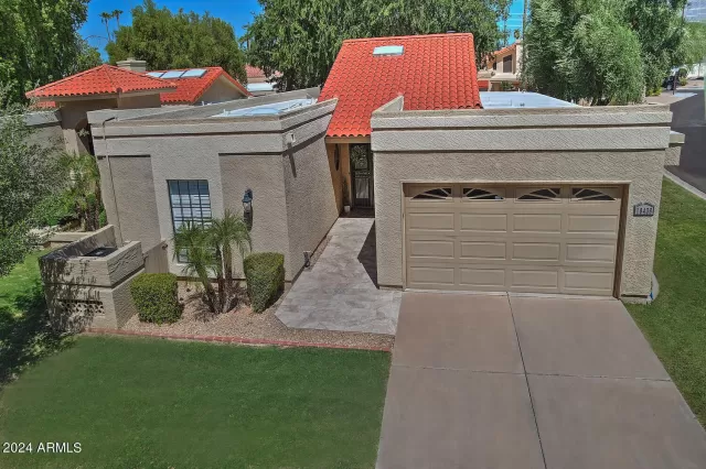 MLS: 6757868 Condo For Sale