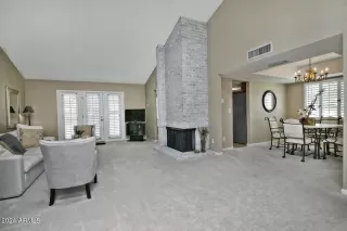 Photo #6: 6757868 Listing