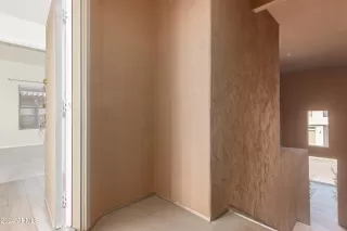 Photo #2: 6758005 Listing