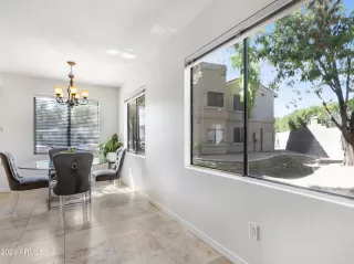 Photo #4: 6758110 Listing