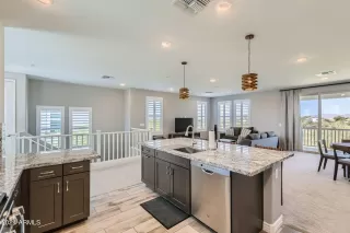 Photo #6: 6758162 Listing