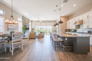 Photo #3: 6758295 Listing 