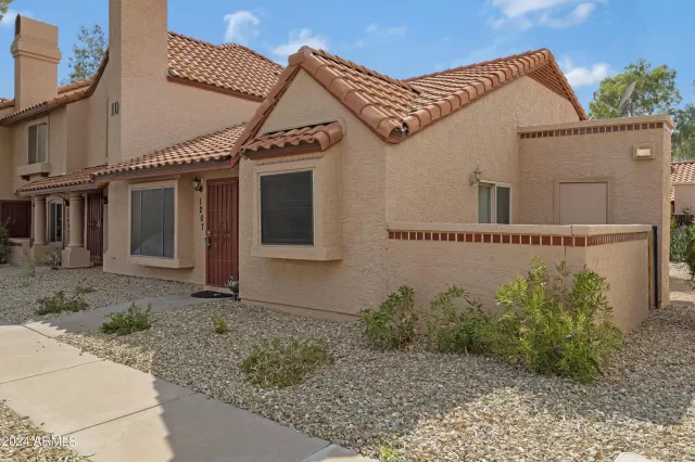 MLS: 6758444 Condo For Sale