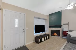 Photo #4: 6758444 Listing