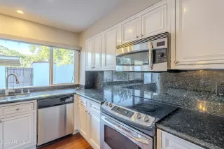 Photo #5: 6758541 Listing 