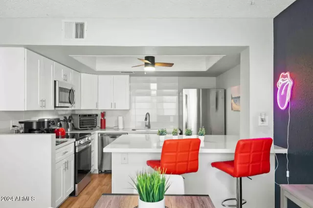 MLS: 6758619 Condo For Sale