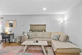 Photo #2: 6758619 Listing