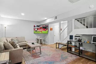 Photo #3: 6758619 Listing