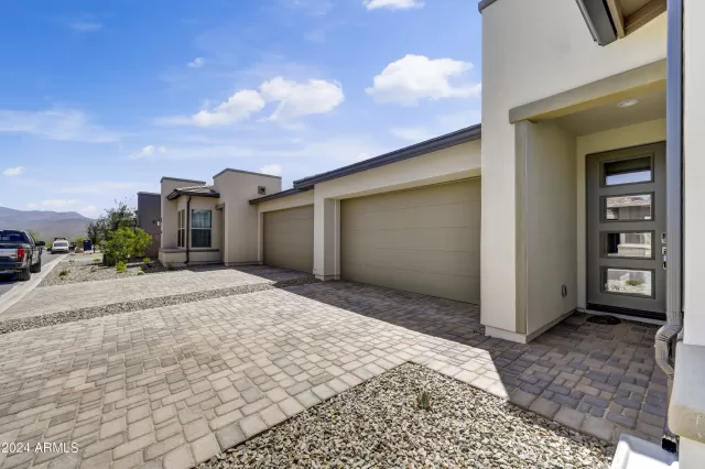 MLS: 6758949 Condo For Sale