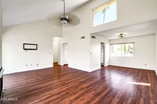 Photo #6: 6758990 Listing 