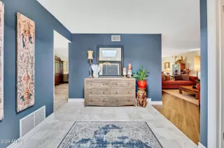 Photo #2: 6759220 Listing