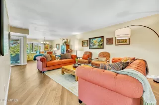 Photo #3: 6759220 Listing