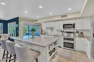 Photo #5: 6759220 Listing