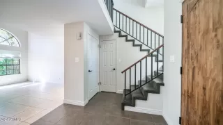 Photo #4: 6759436 Listing