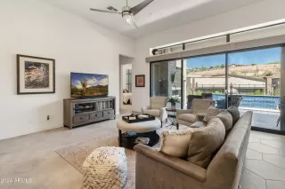 Photo #5: 6759444 Listing