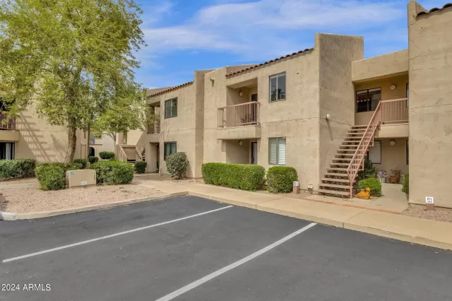 MLS: 6759460 Condo For Sale